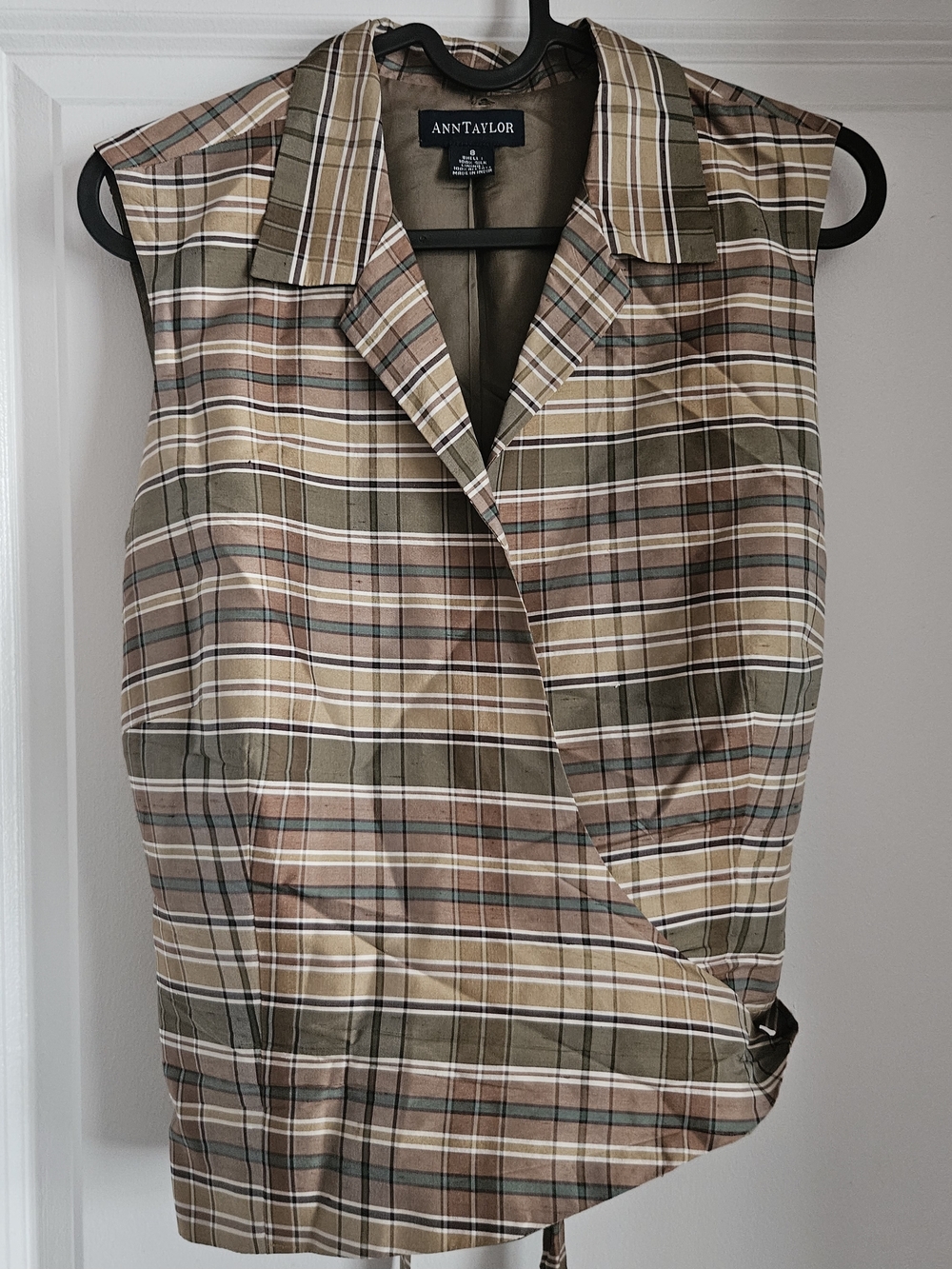 Ann Taylor Plaid Sleeveless Crop Top in Olive, Tan and Cream